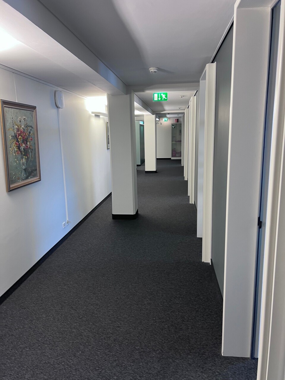 1410m² office