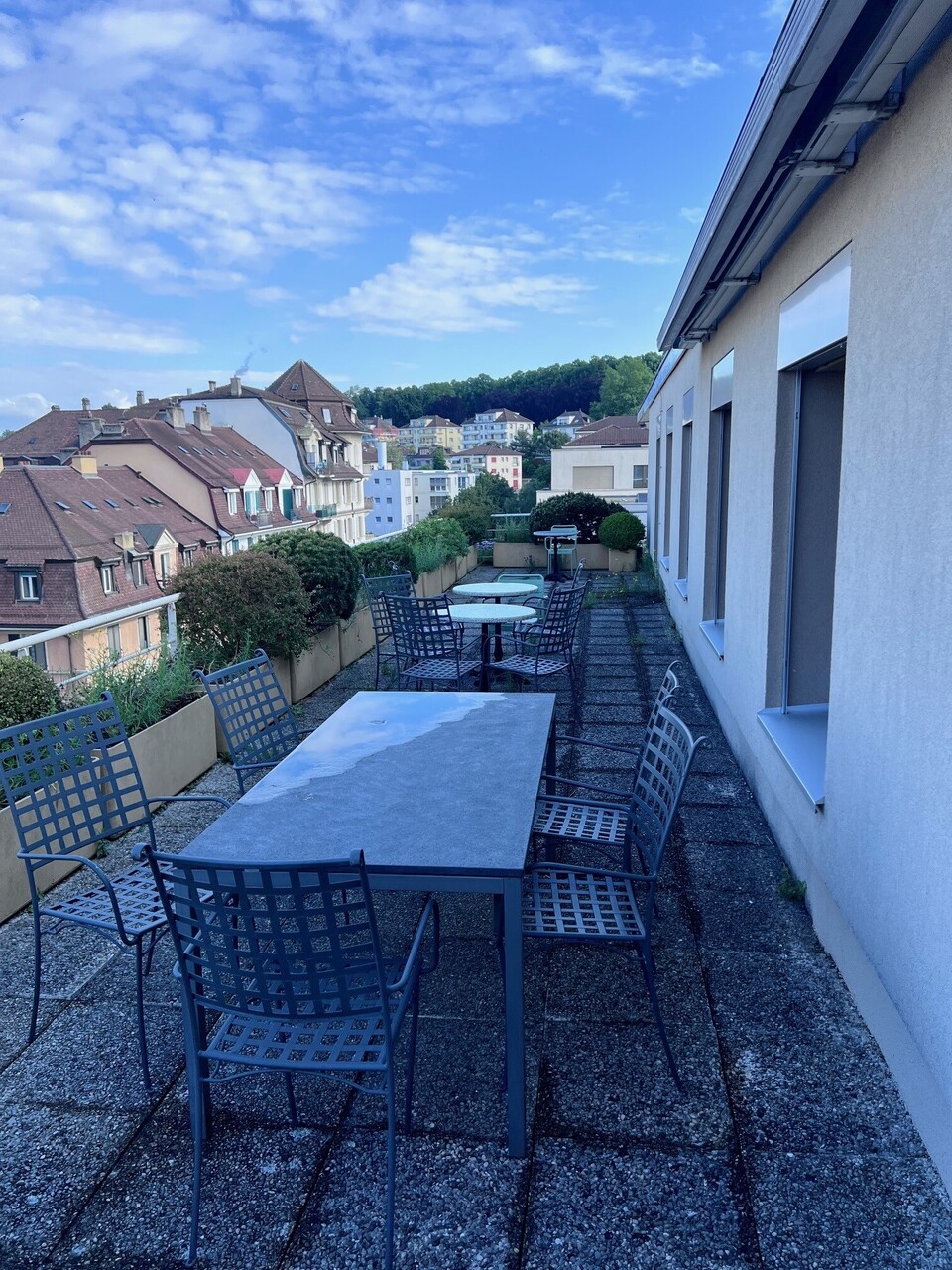 1410m² office