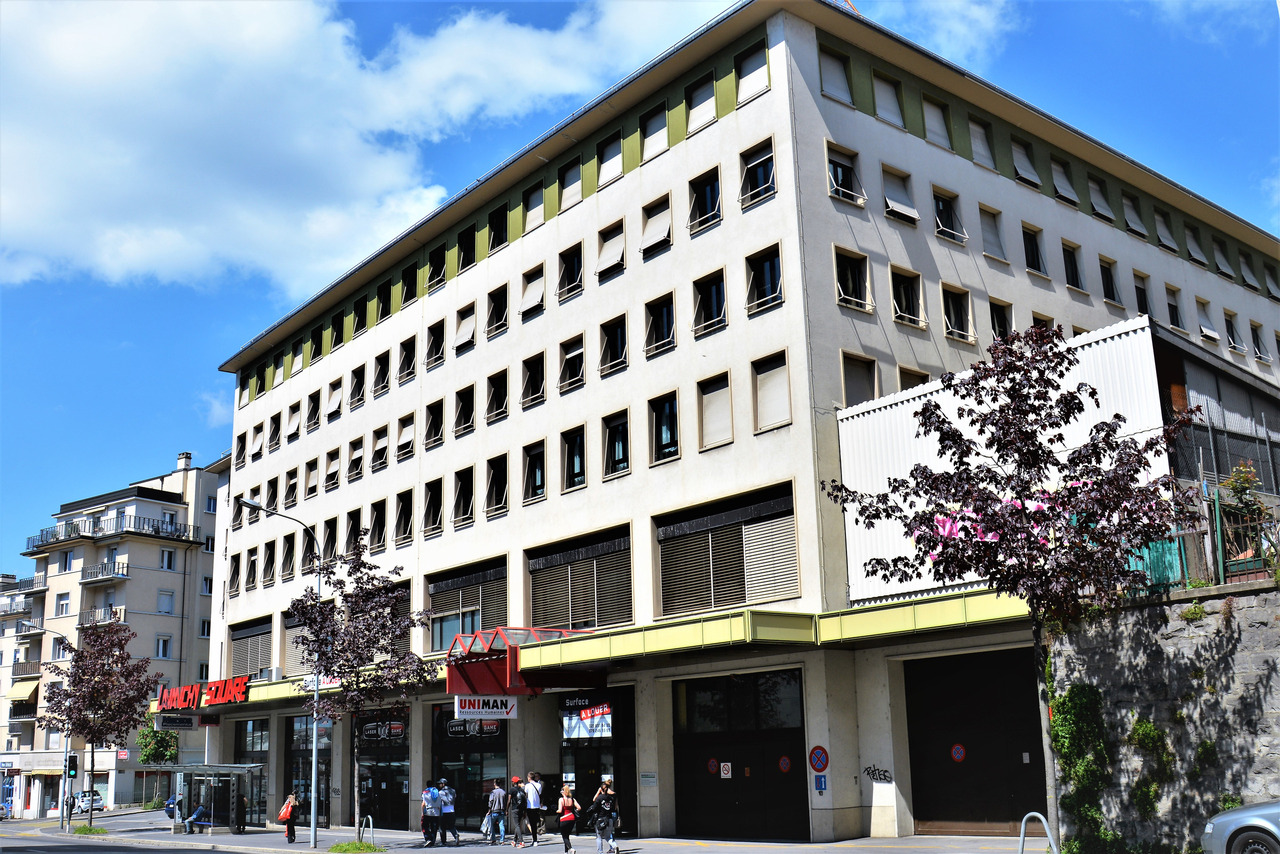 1410m² office