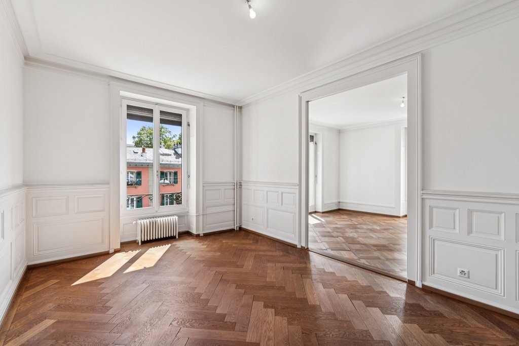 8 rooms apartment