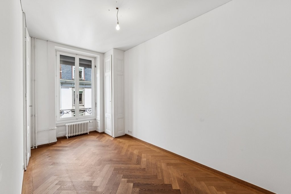 8 rooms apartment