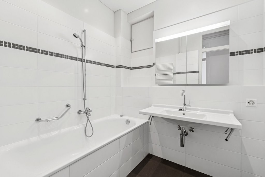 8 rooms apartment