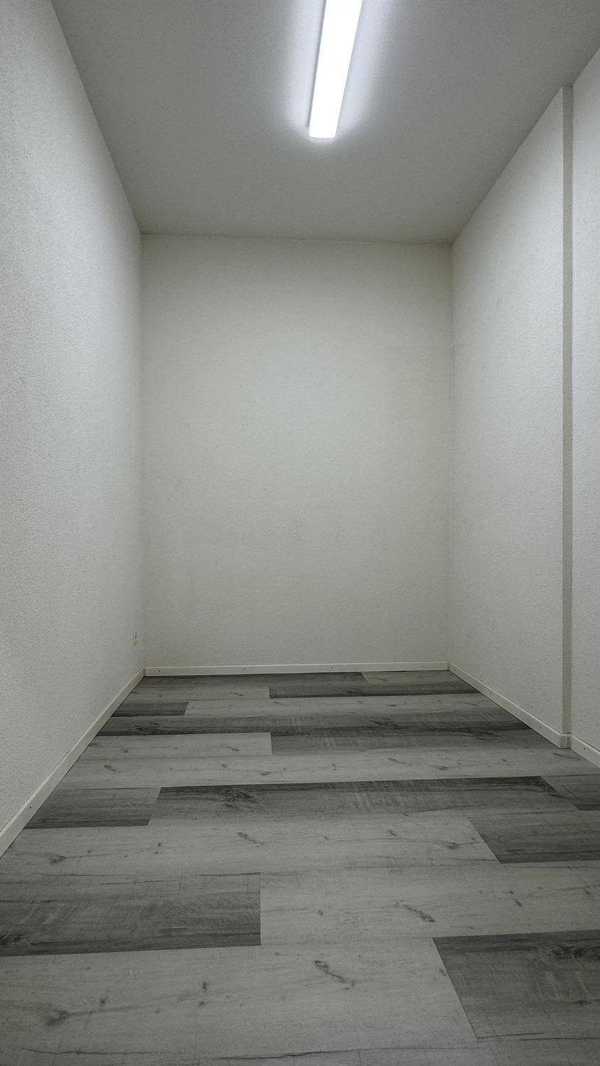 Commercial, photo 6 of 7