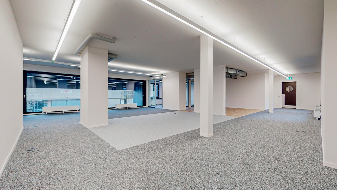 185m² office