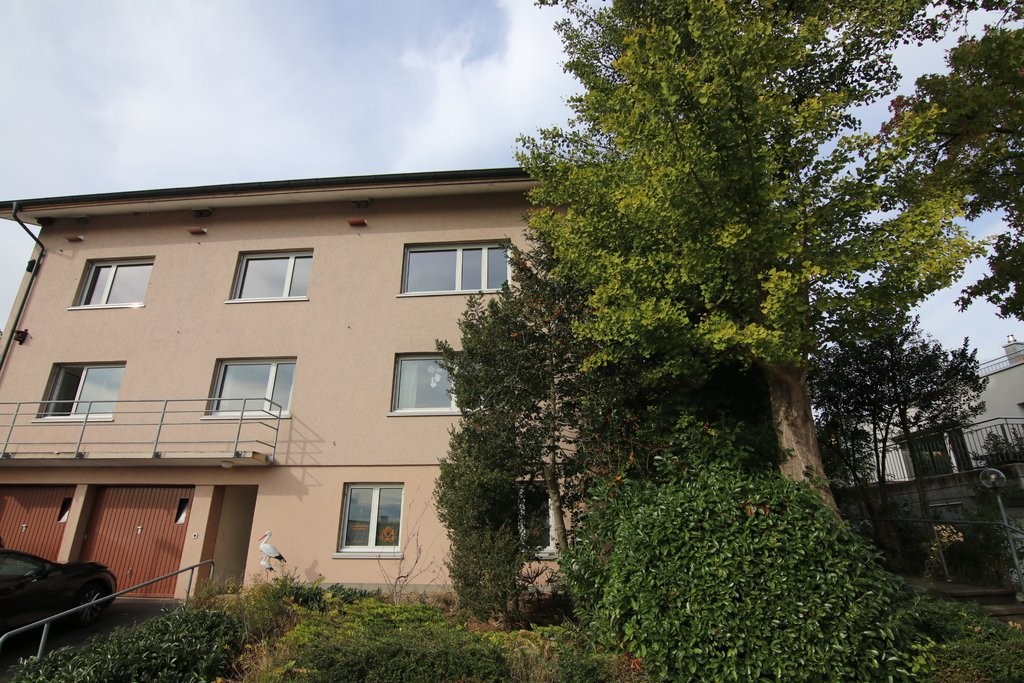 5 rooms apartment