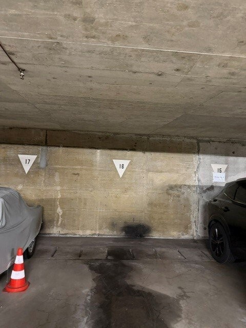 Underground slot, photo 1 of 2
