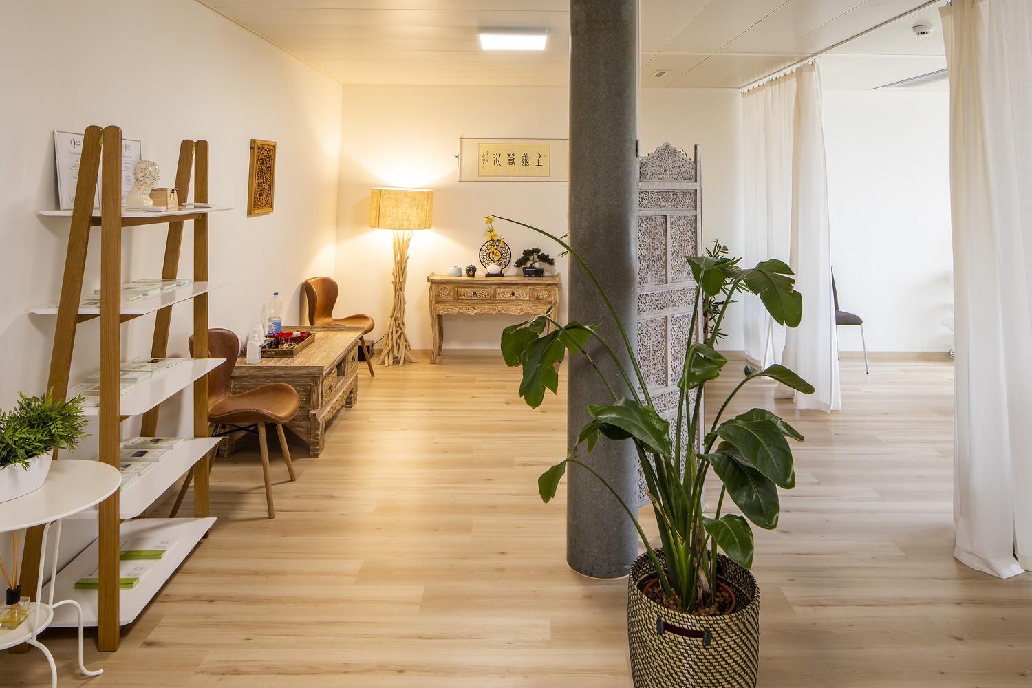 100m² commercial, photo 1 of 5