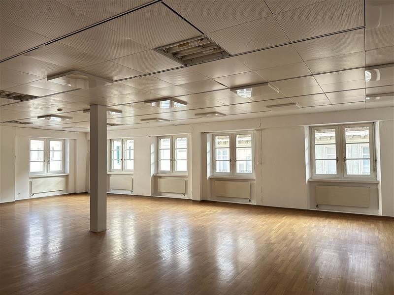 129m² office