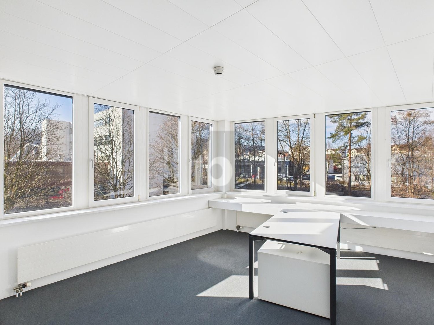 386m² office, photo 1 of 4