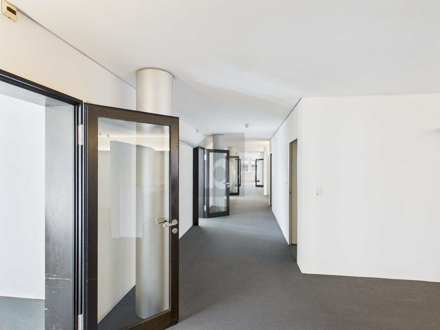 386m² office, photo 2 of 4
