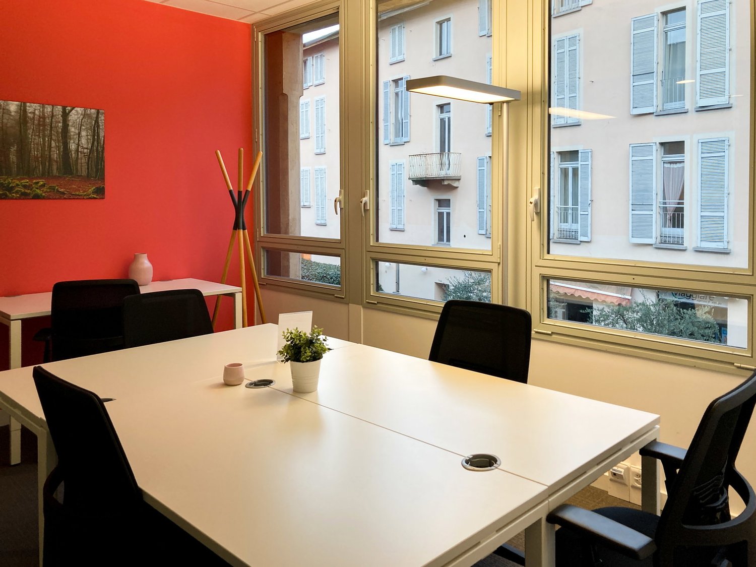 225m² office