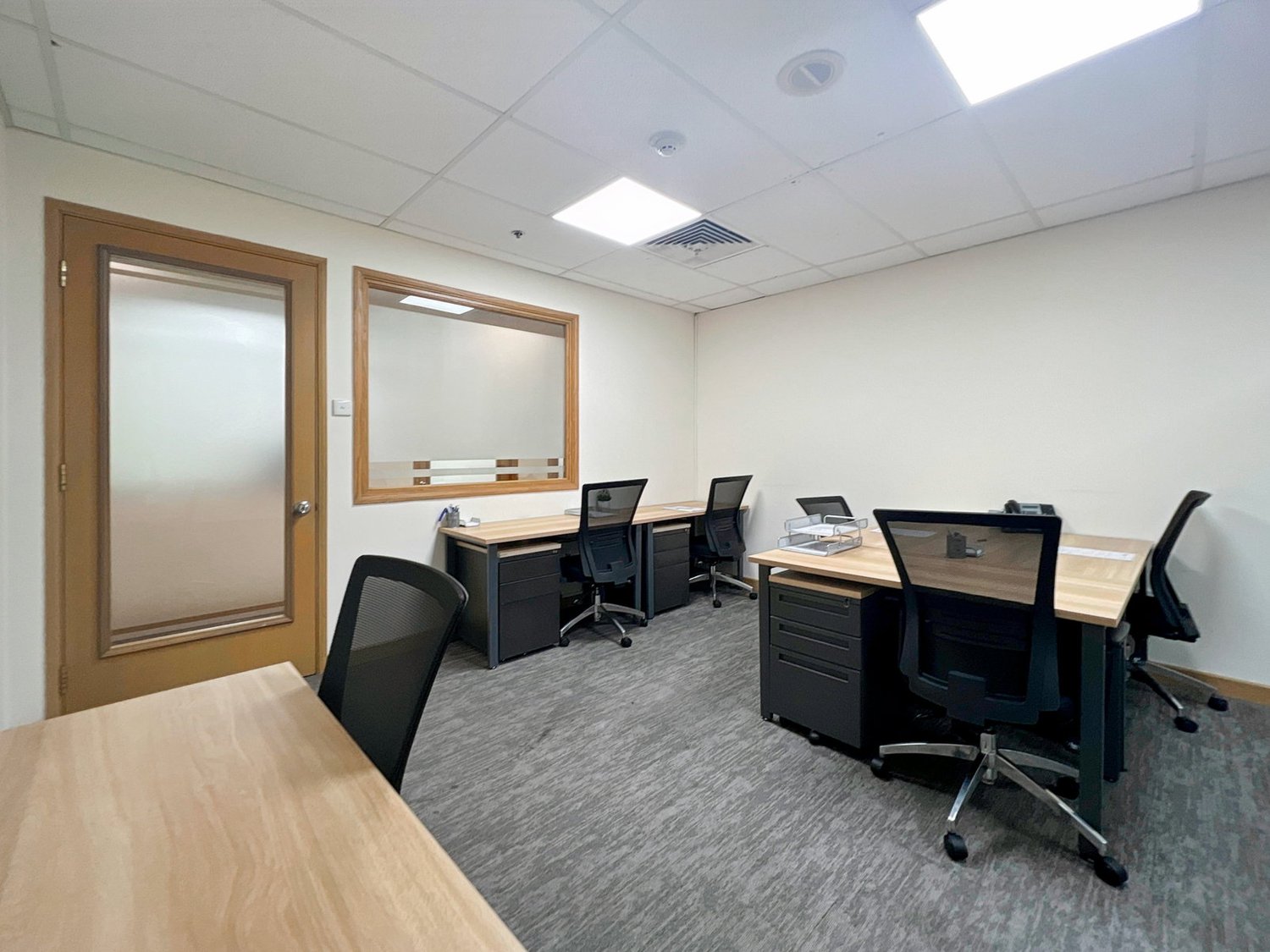 225m² office
