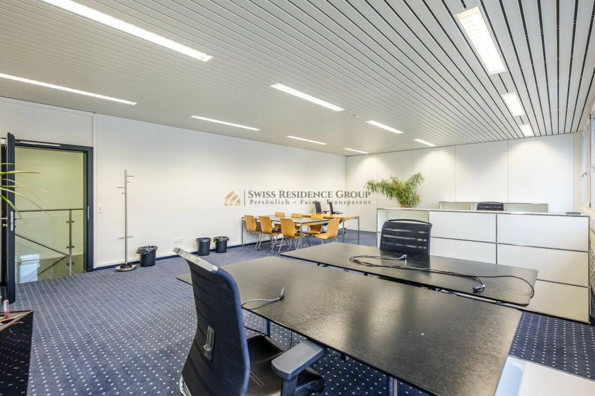 243m² commercial