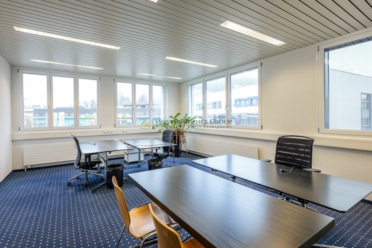 243m² commercial