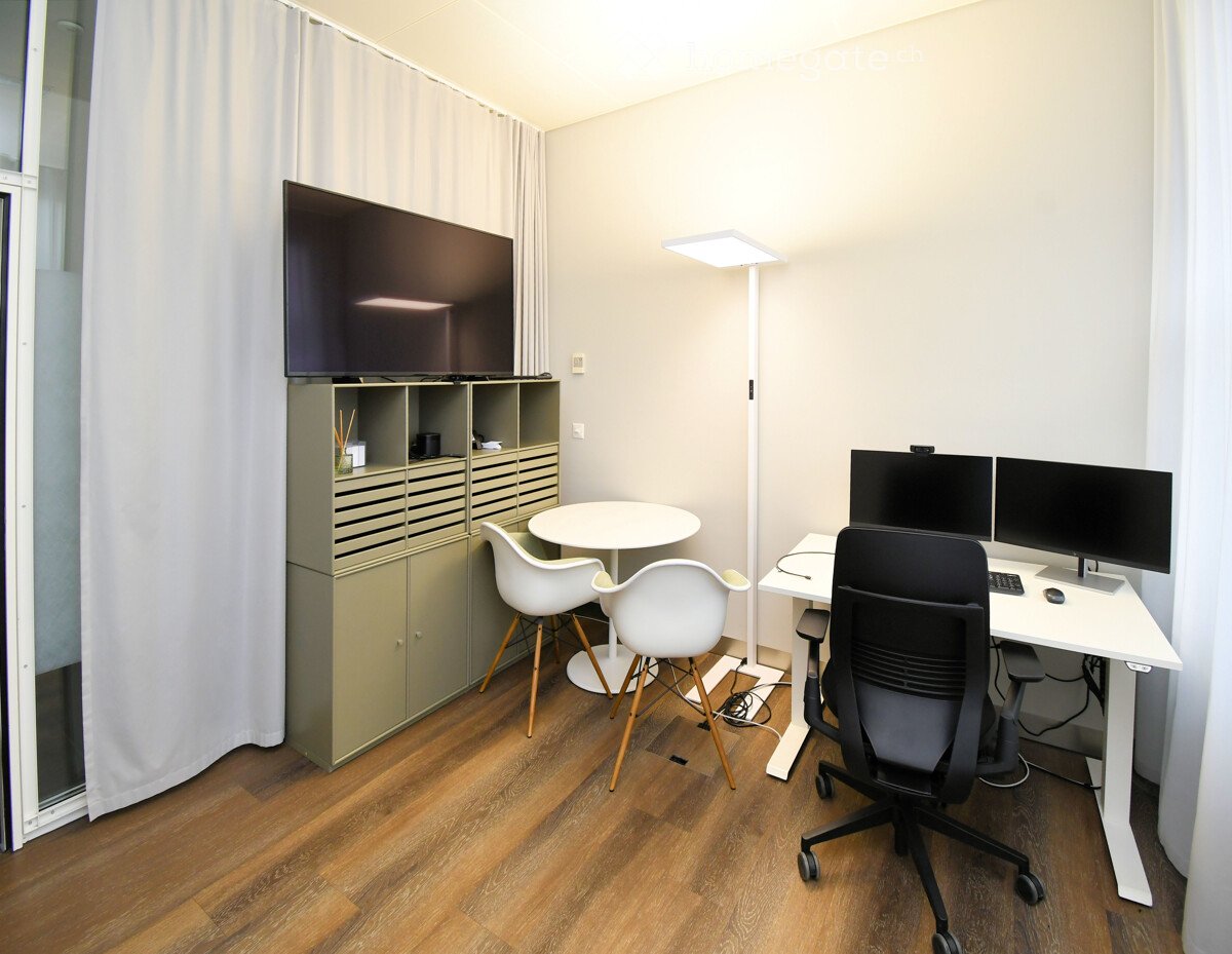 Office, photo 3 of 10
