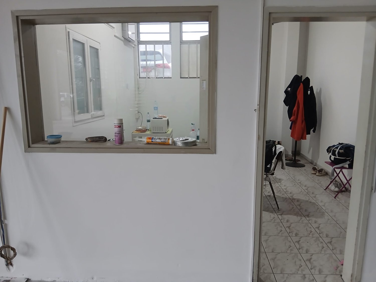723m² storage room