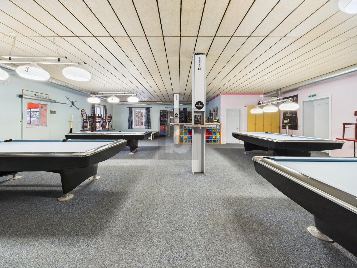 1061m² living / commercial building, photo 3 of 4