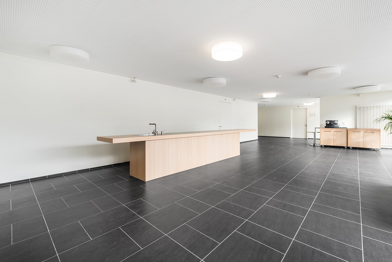 376m² commercial, photo 3 of 10