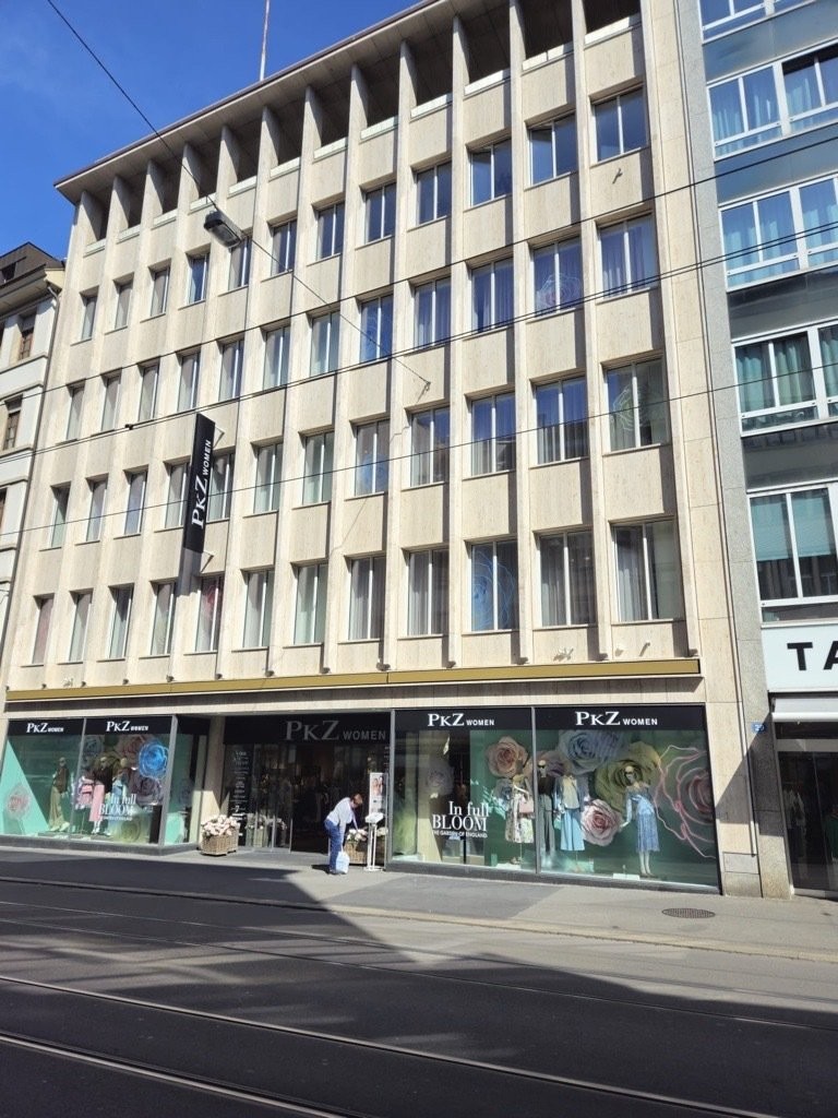 525m² shop, photo 5 of 6