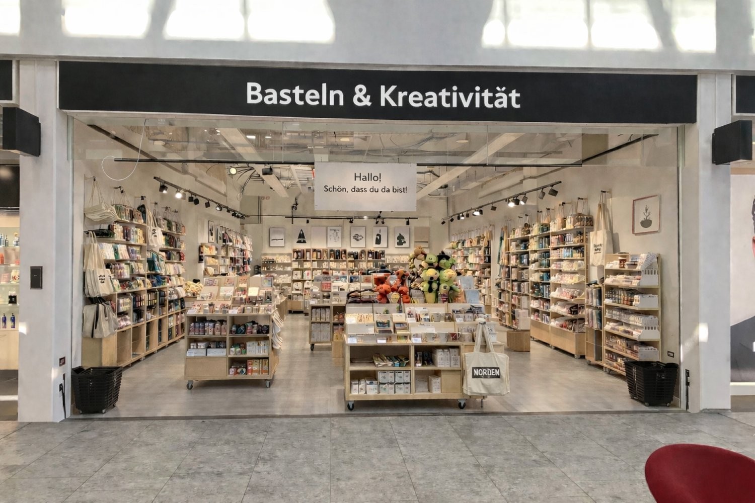 103m² shop