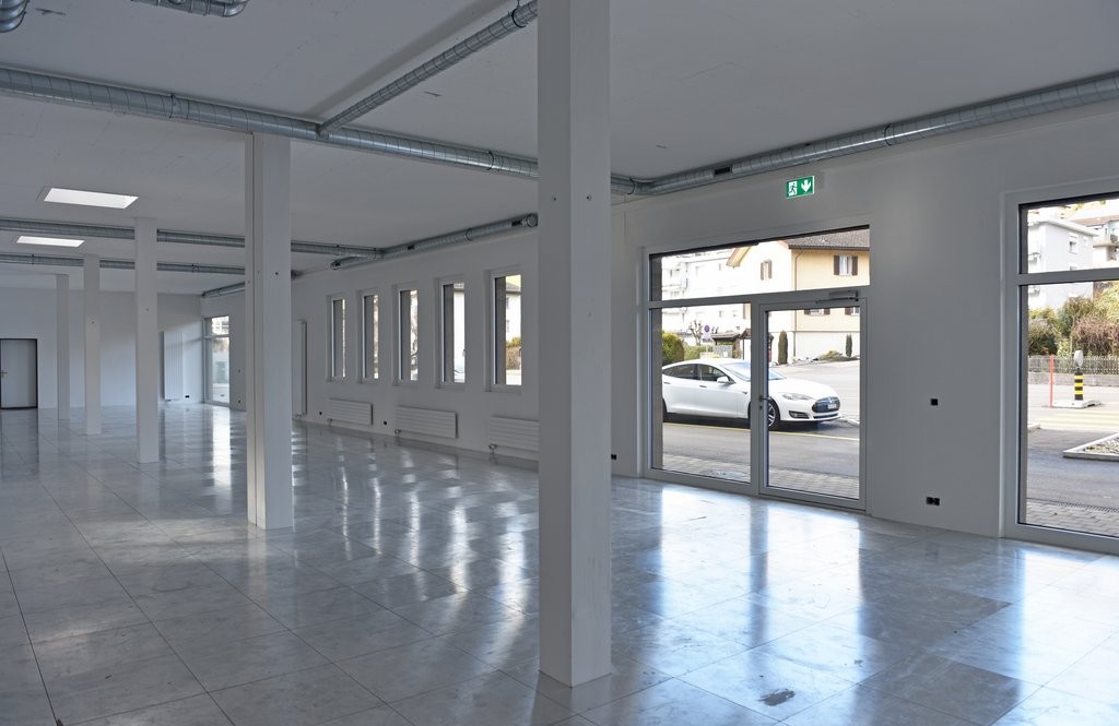 85m² commercial