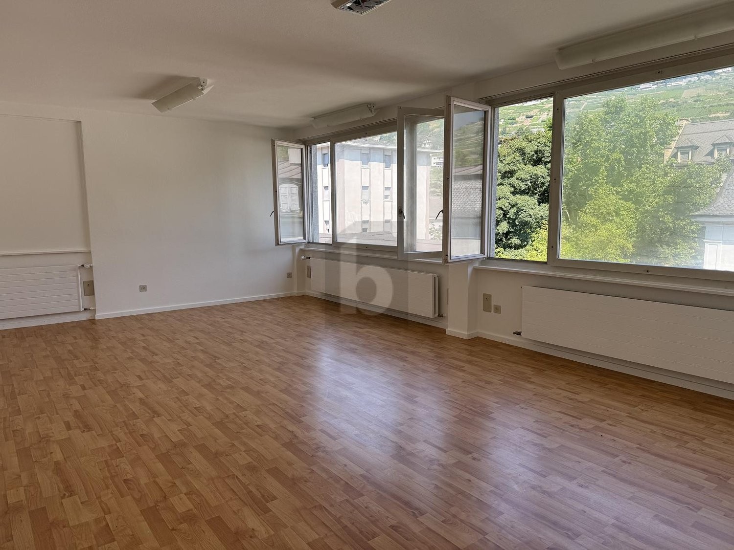 95m² office, photo 1 of 4