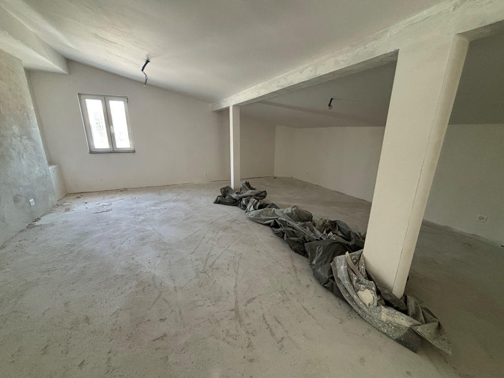120m² storage room, photo 3 of 4