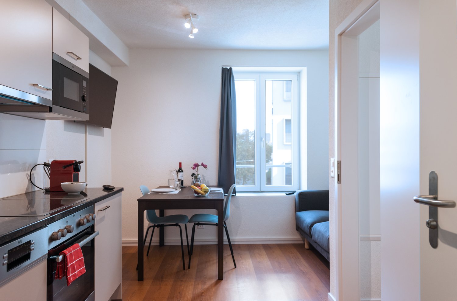 2 rooms furnished flat, photo 2 of 9