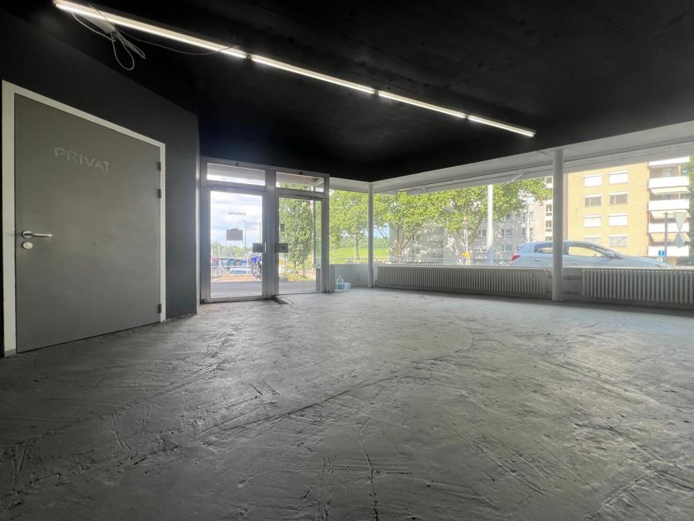 400m² shop, photo 3 of 10