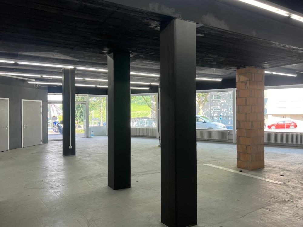 400m² shop, photo 6 of 10