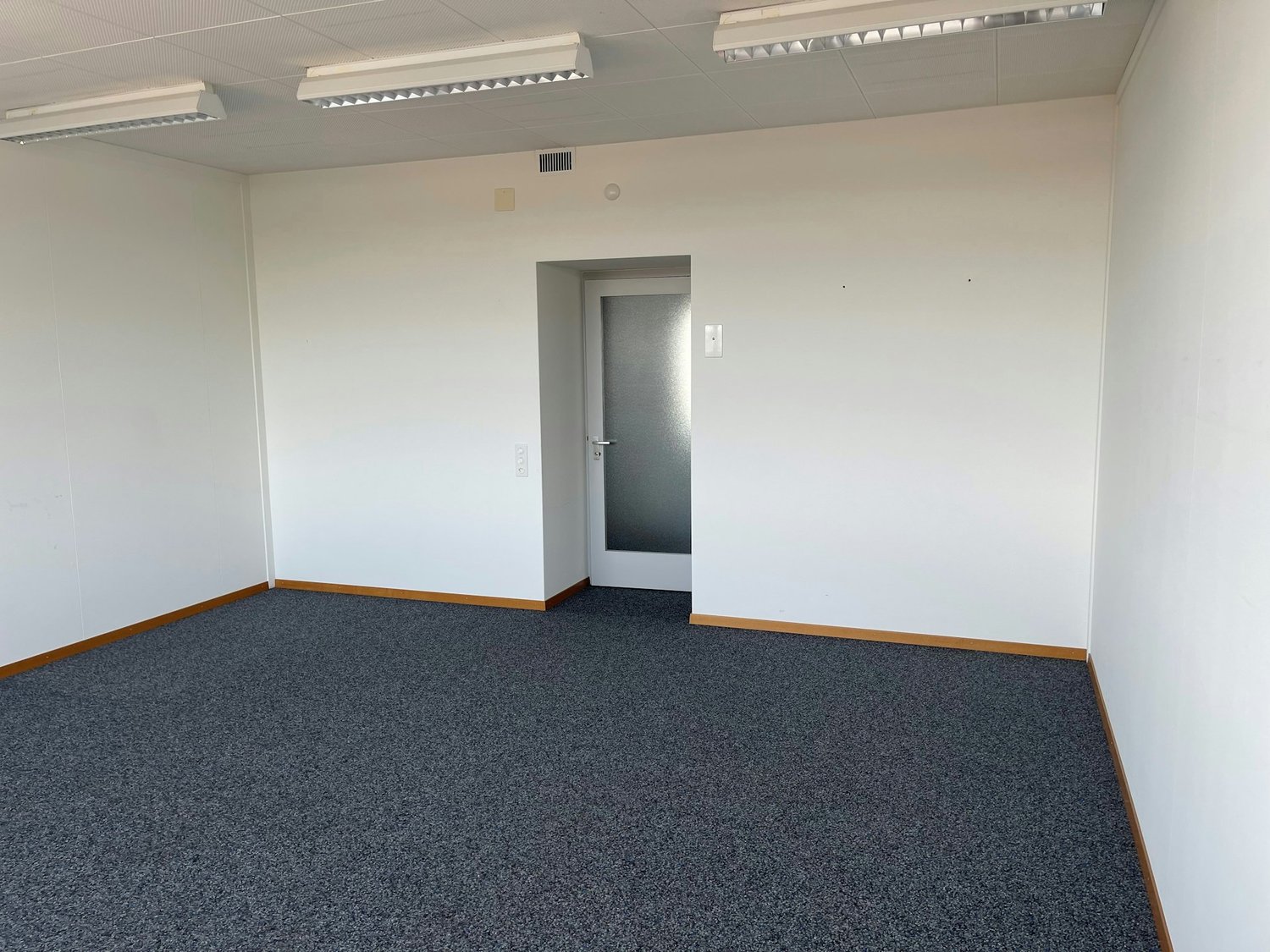 30m² office
