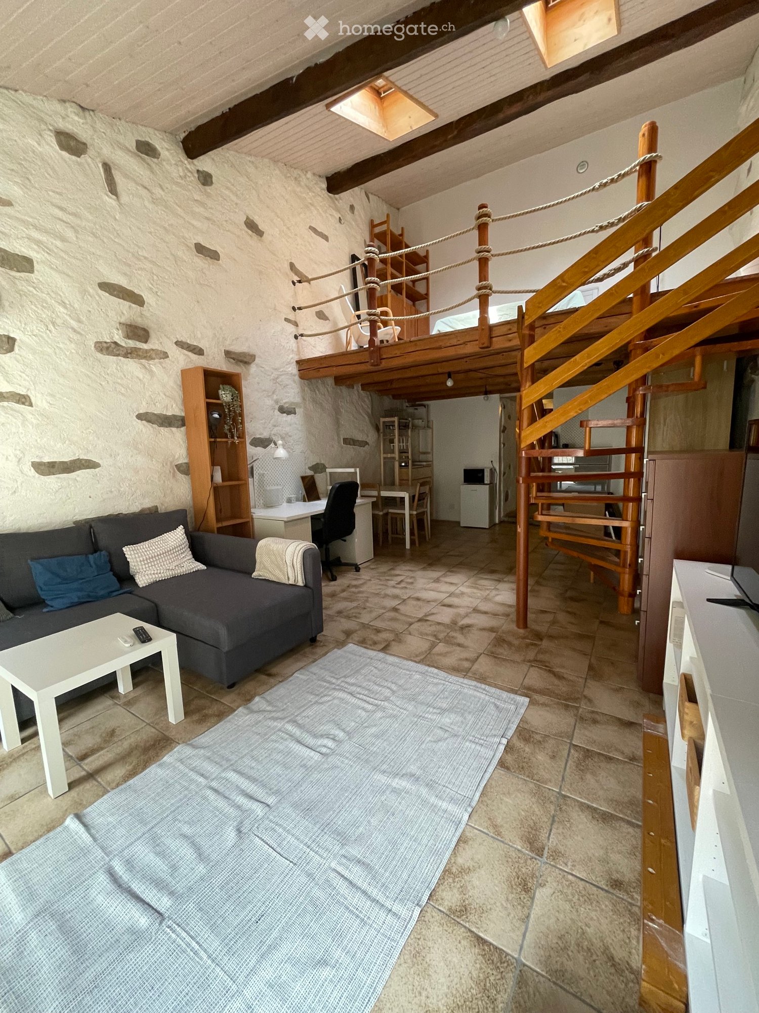 1 room single room, photo 1 of 10