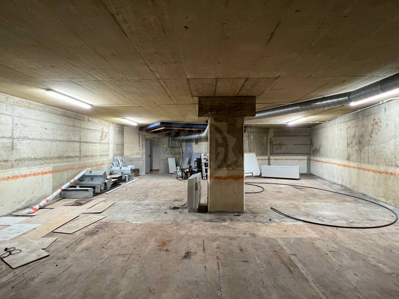 37m² storage room