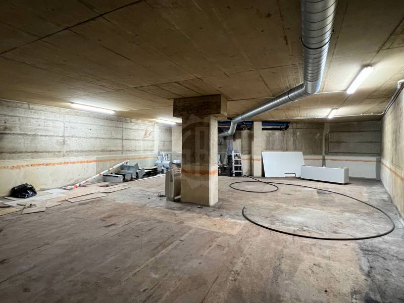 37m² storage room