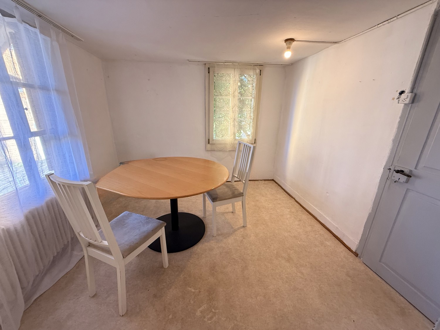 3 rooms single house
Heating only electric (not included in rental price)
1 deposit + 2 rent to be paid in advance
Limited term, photo 4 of 6