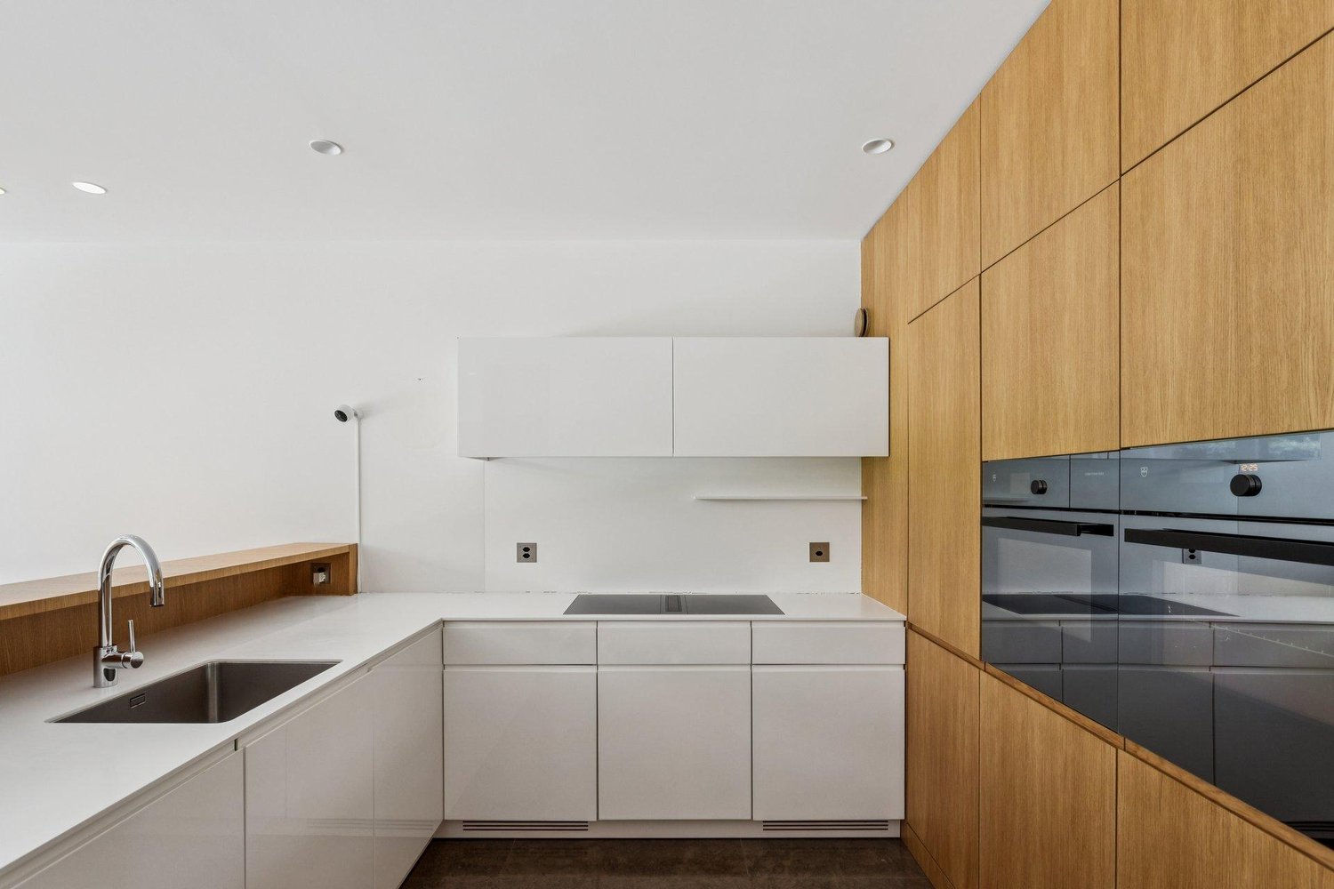 6 rooms apartment