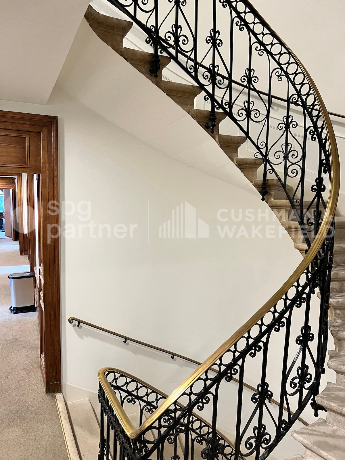 2360m² office, photo 9 of 10
