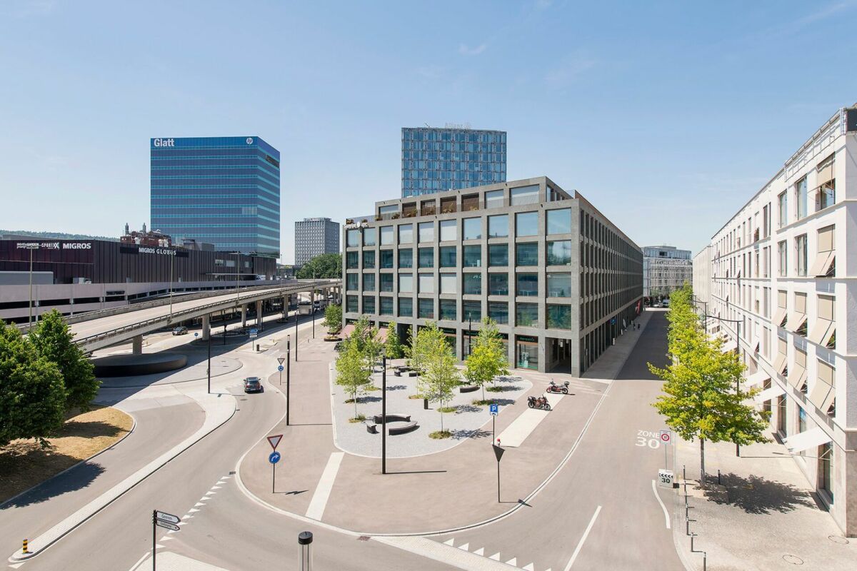 1500m² office, photo 1 of 9