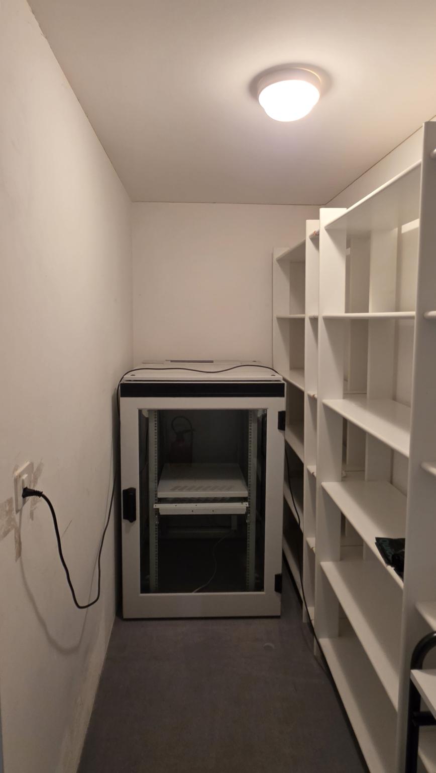 Office, photo 9 of 9