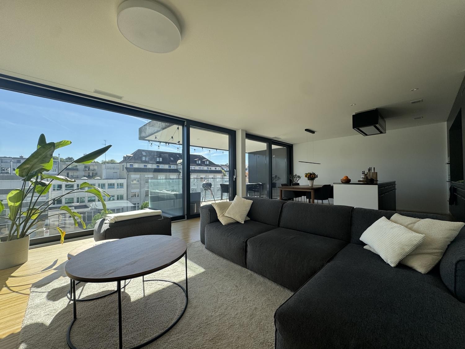 4 rooms apartment, photo 1 of 10