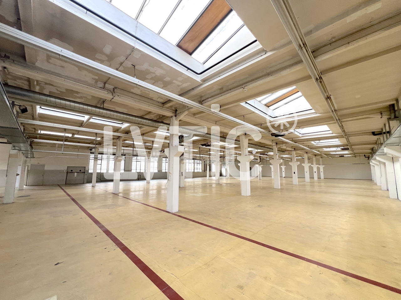 1373m² storage room, photo 4 of 8