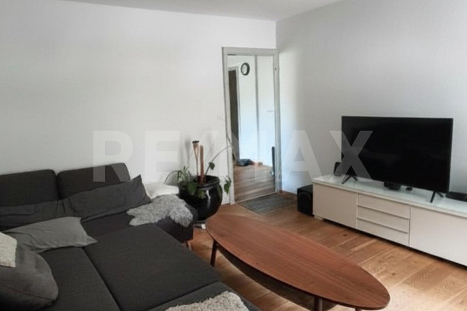 Apartment, photo 1 of 10