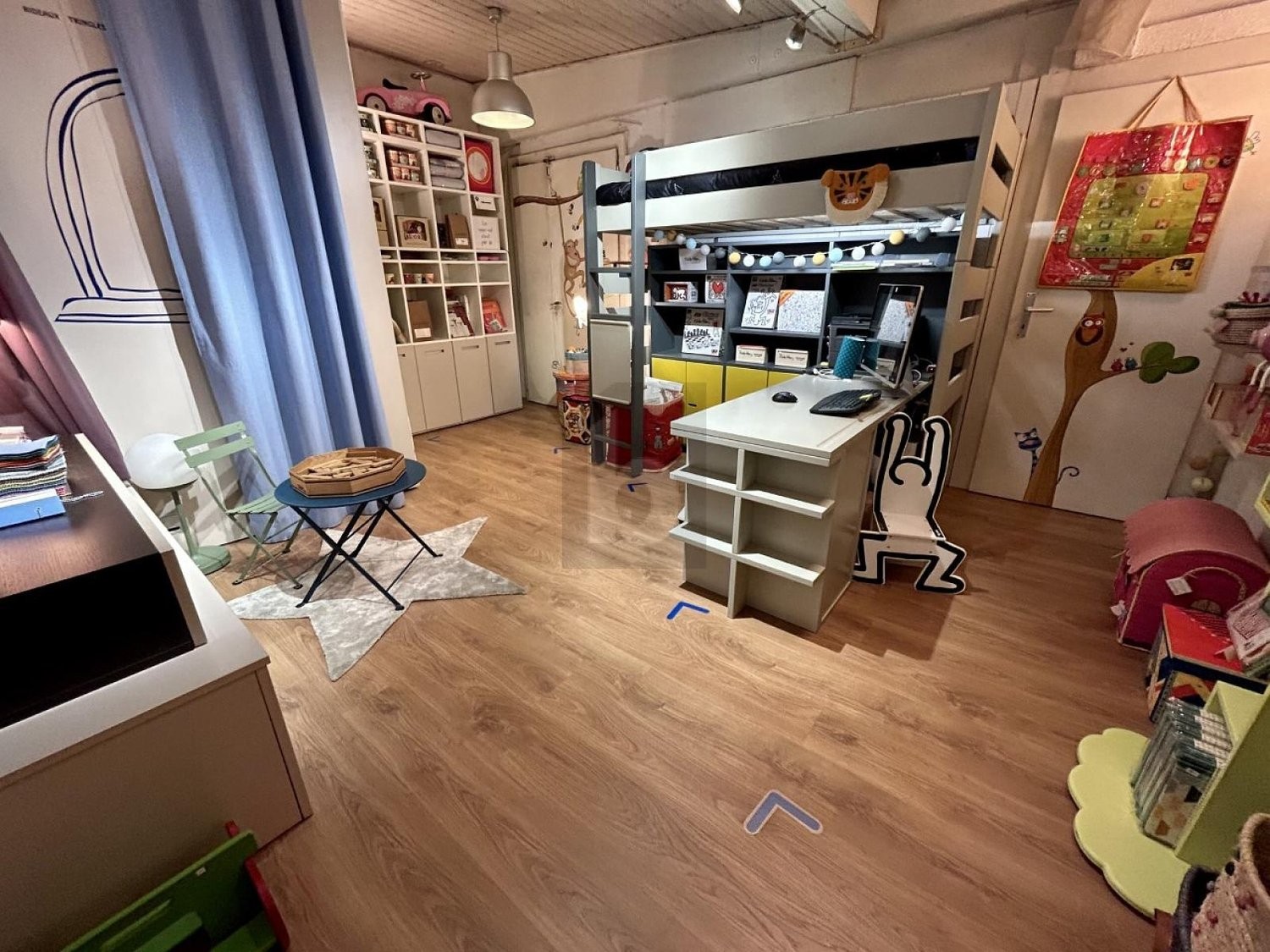 190m² shop, photo 3 of 4