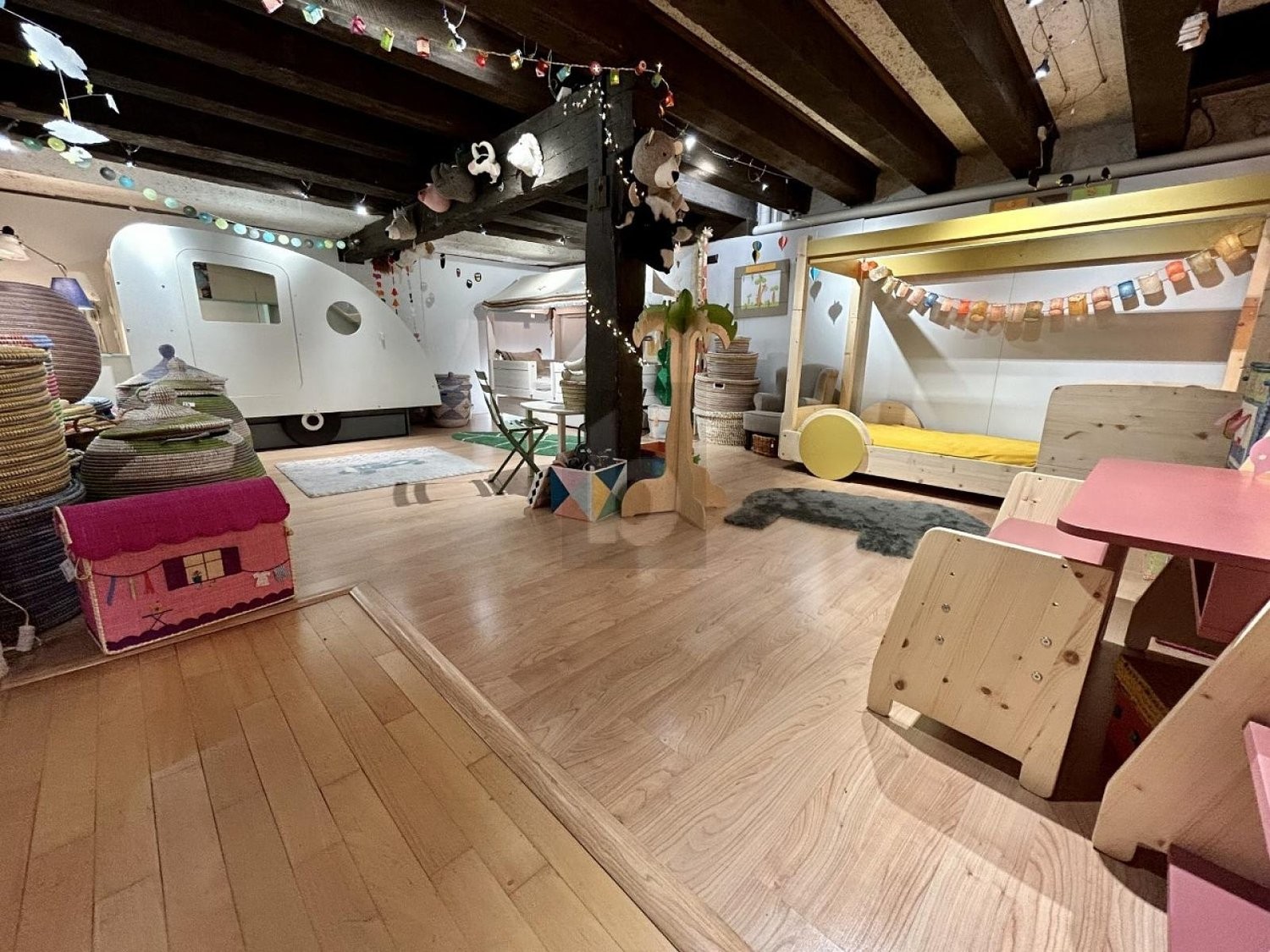 190m² shop, photo 4 of 4