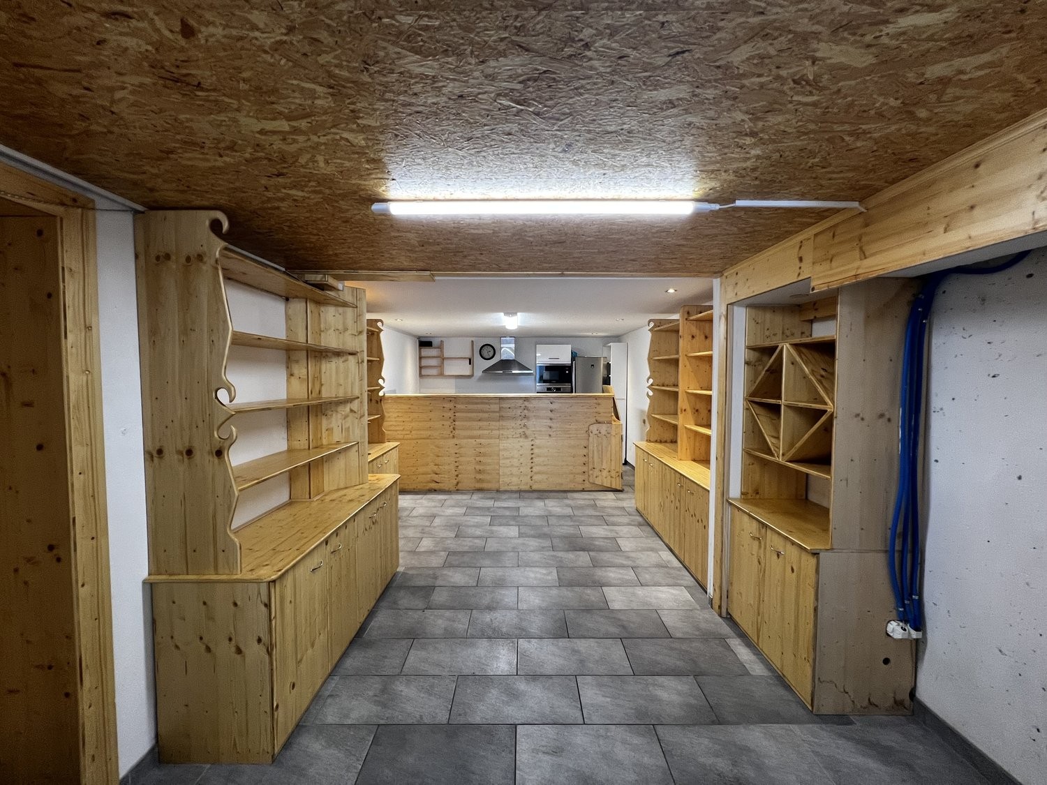 48m² shop, photo 3 of 6