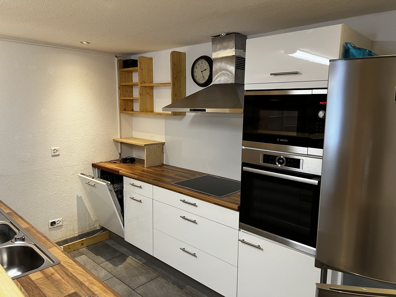 48m² shop, photo 1 of 6