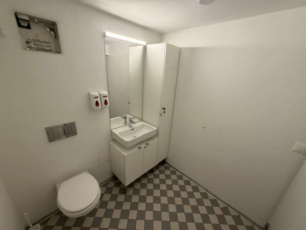 83m² commercial, photo 7 of 8
