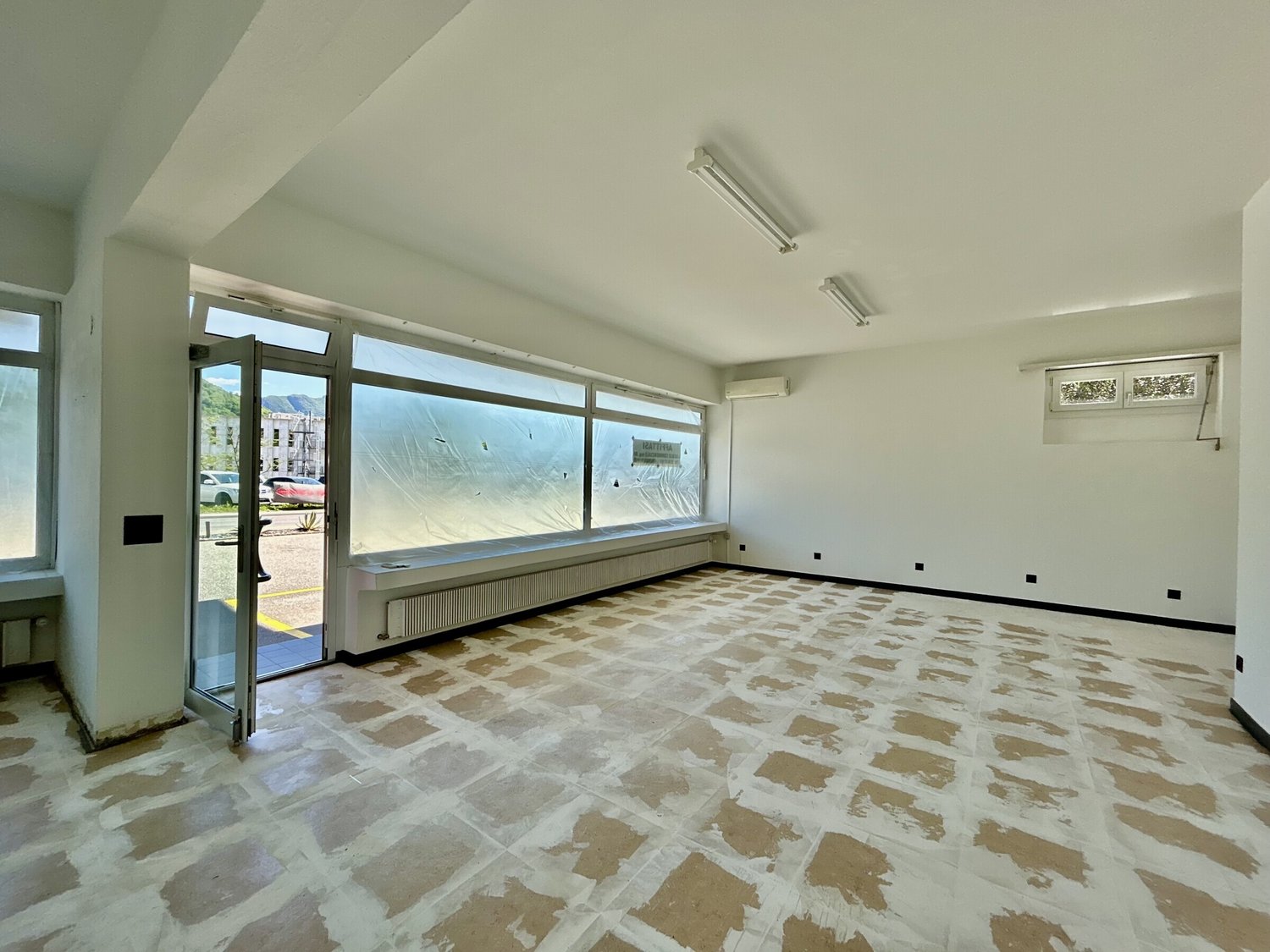 78m² living / commercial building, photo 2 of 9