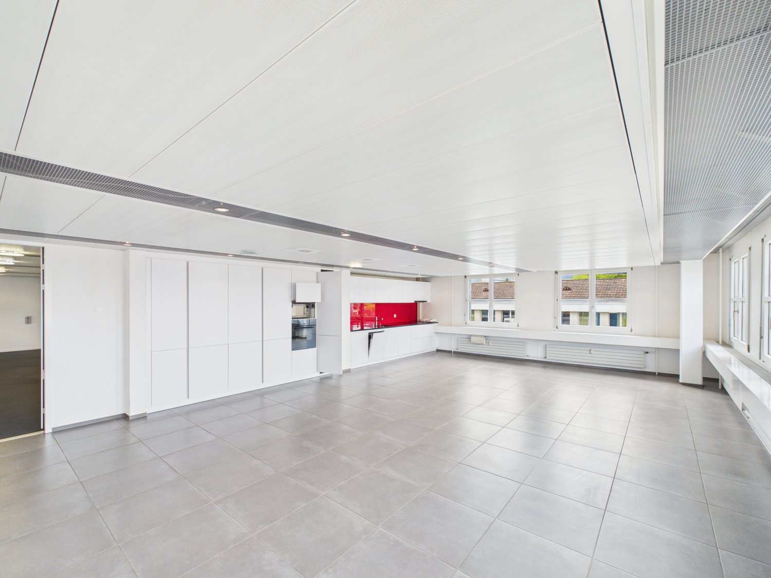 534m² office, photo 3 of 10
