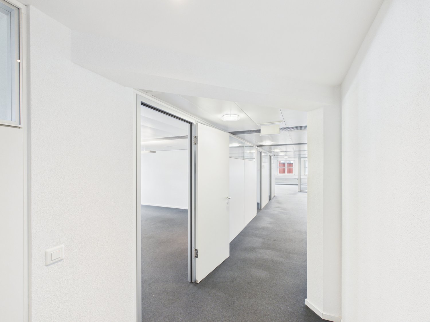 534m² office, photo 9 of 10